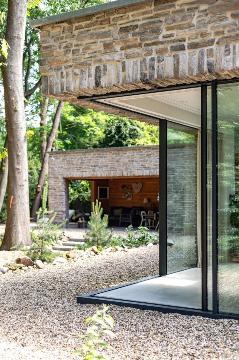 Bosvilla Getransformeerd Met Natuursteen En Glas Binnen Buiten Modern Veranda Hoekpui ©Tijmen Bos Architecten1