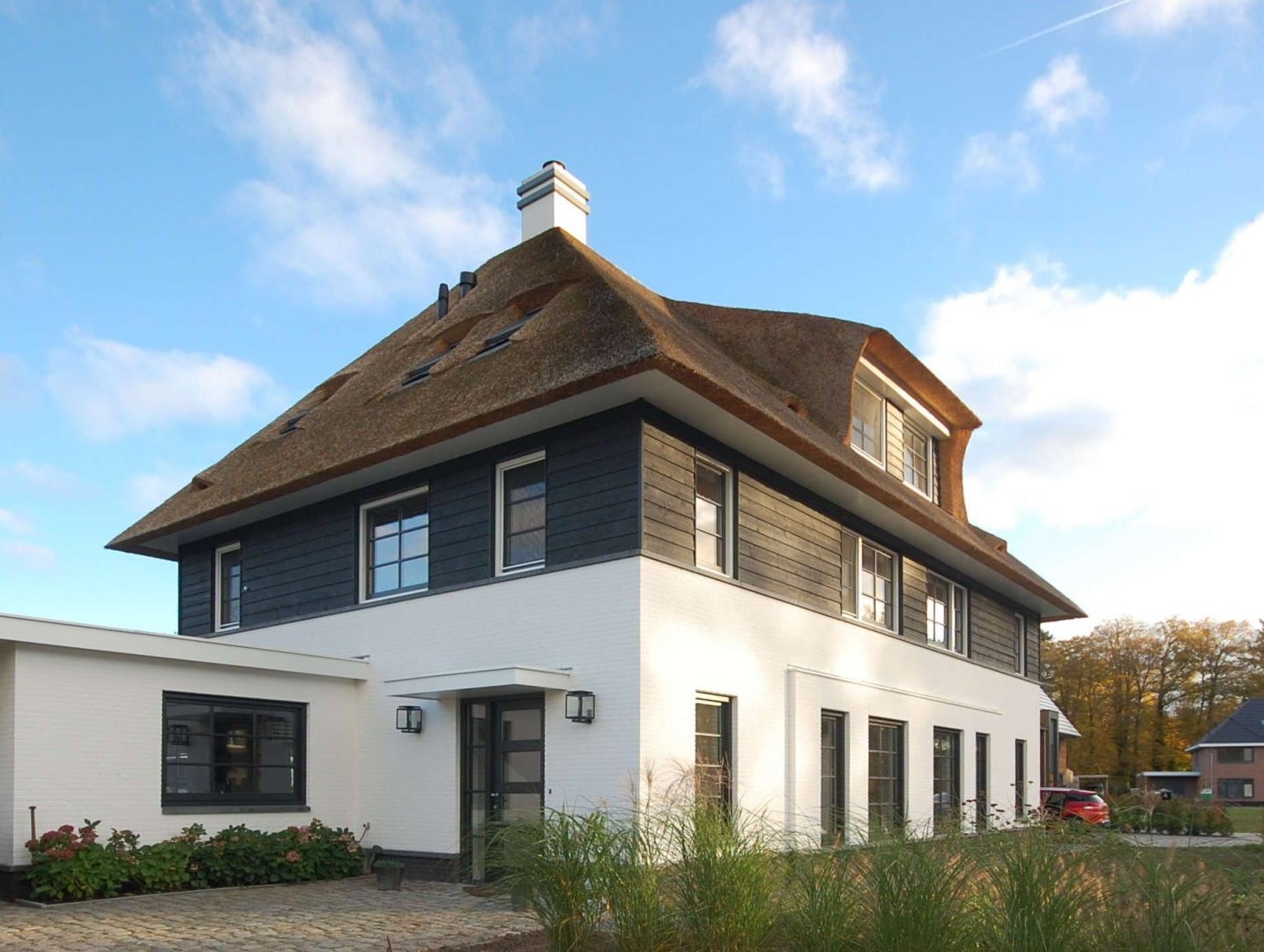 Nieuwbouw Woning Riet Landelijk Wit Metselwerk Roedes 2O1 Kap ©Tijmen Bos Architecten2