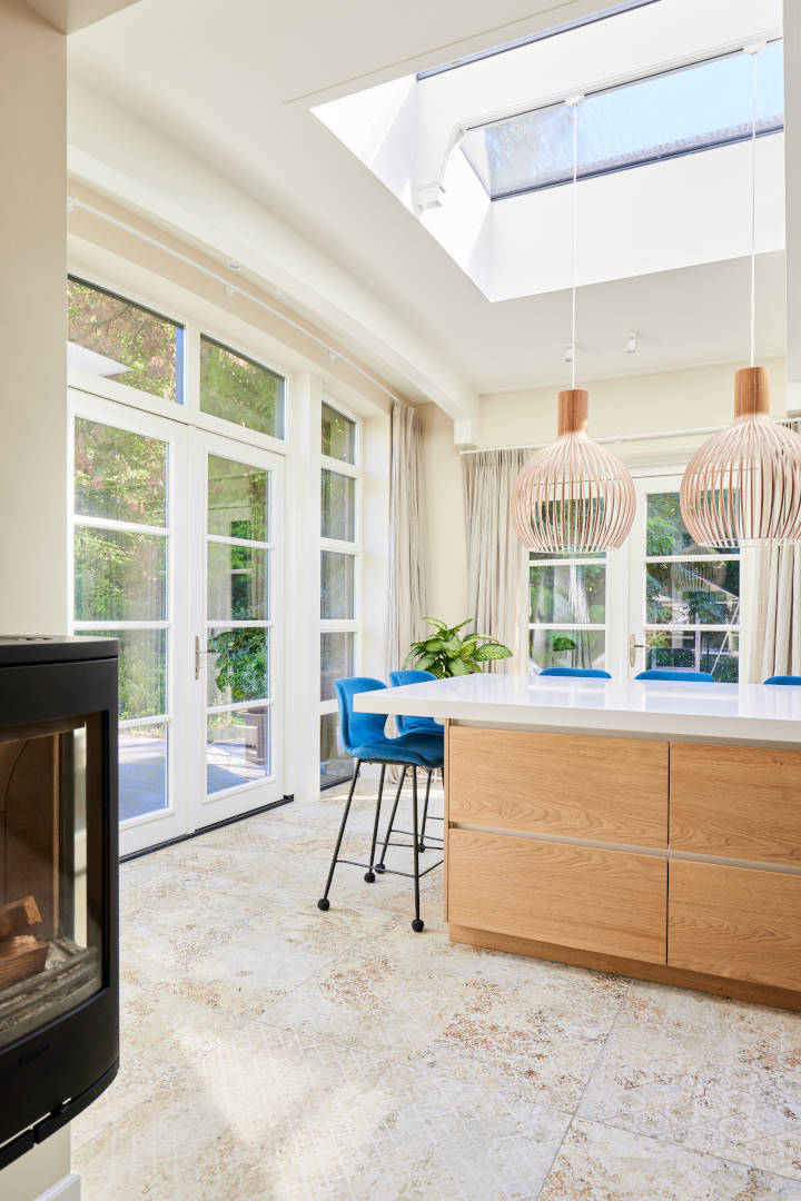 Aanbouw Woonkeuken Kookeiland Lichtstraat Kachel ©Tijmen Bos Architecten