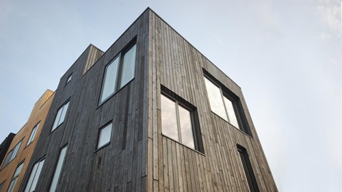 Twee Moderne Woningen Met Houten Gevel In Het Deventer Havenkwartier Met Zeer Strakke Detaillering Uitgewerkt Door Tijmen Bos Architecten