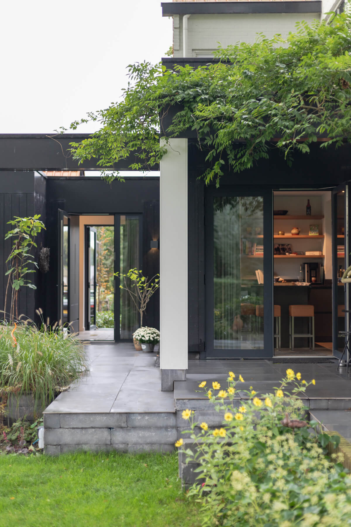 Verbouwing Modern Verbinding Tuin Huis Terras Uitzicht Licht ©Tijmen Bos Architecten